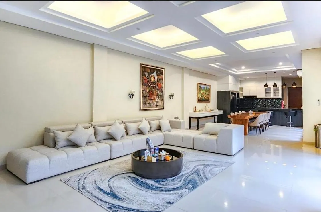 Elf Belly 4 Bedroom Canggu Heart Vila Cyn Canggu (Bali)