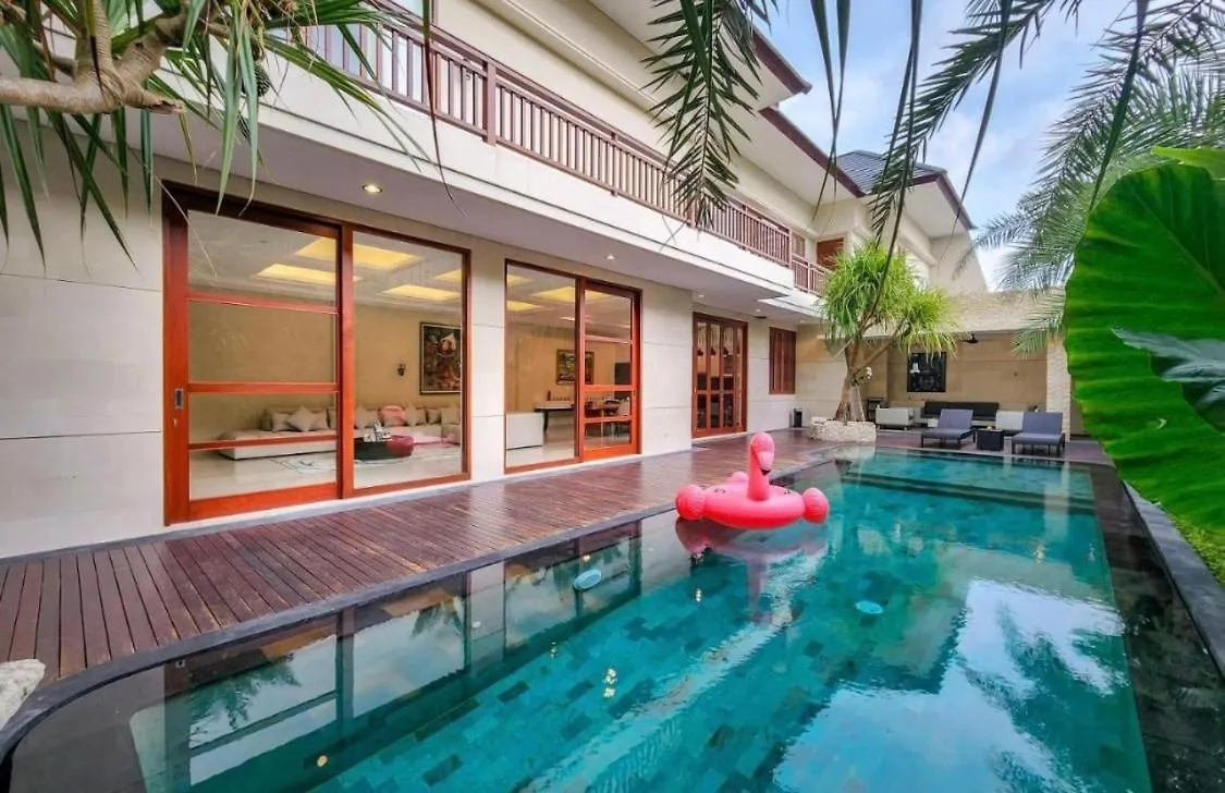 Elf Belly 4 Bedroom Canggu Heart Vila Cyn